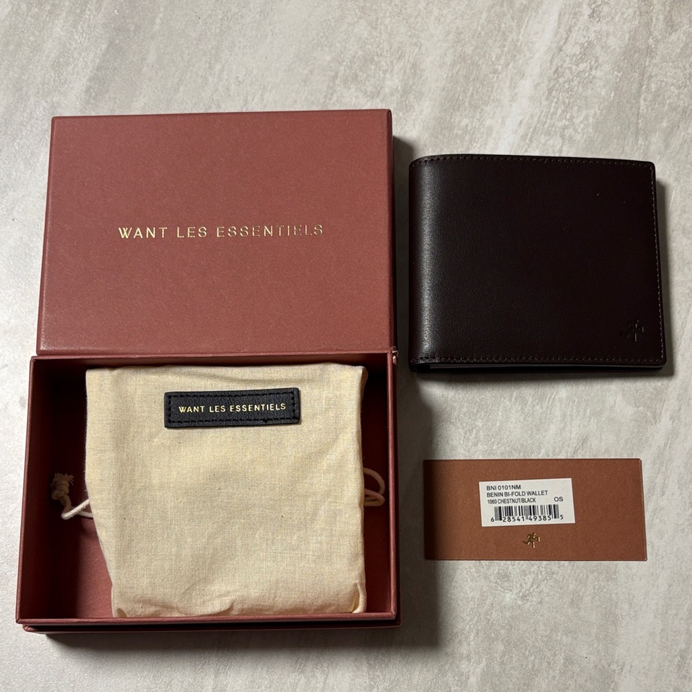Want Les Essentiels Chestnut brown leather wallet new
